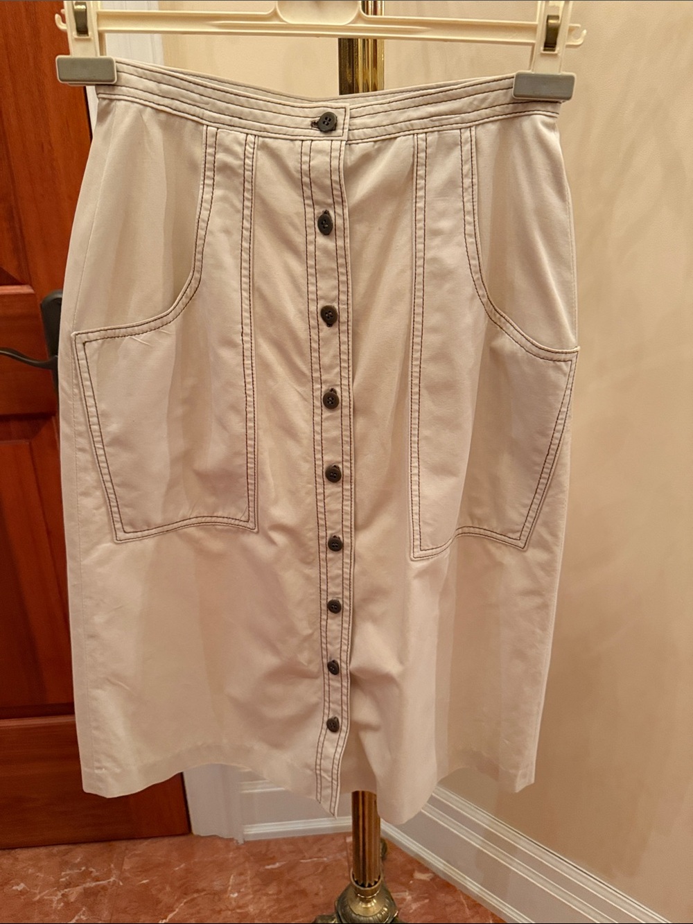 Vintage Button-Front Cream Midi Skirt with Patch Pockets